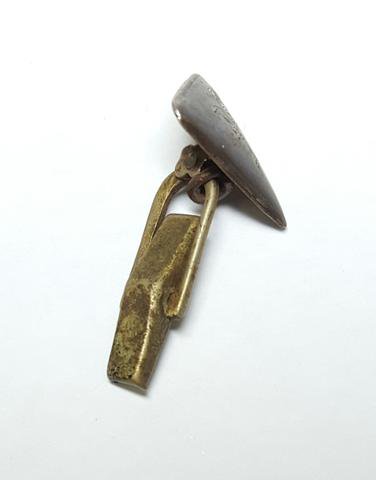 (4150) กระดุมเก่าเนื้อเงินลงยา