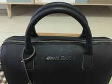 กระเป๋า Armani Jeans รุ่น Faux Saffiano Top Handle Bag รูปที่ 2