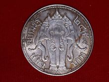 (2315) เหรียญเงิน 1บาท ปี 2459 ร.6 เนื้อเงิน หลังช้างสามเศียร รูปที่ 2