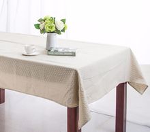 ผ้าปูโต๊ะ ลายหัวใจดวงเล็กสีขาว บนผ้าสีเขียวอ่อน ทำจากผ้าลินินจากธรรมชาติ รูปที่ 1