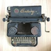 เครื่องพิมพ์ดีด century รูปที่ 1