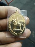เหรียญพระเจ้าตากสินมหาราชกะไหล่ทองที่ระลึกพิธีเปิดเตชะบรรพบูชาอนสรณ์สถาน20.พ.ย2526 รูปที่ 2
