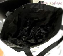 แท้ Must Have Chanel Beaute Black Sequin Shopping Bag รูปที่ 2