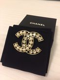 เข็มกลัด Chanel CC pearl-crystal รูปที่ 1