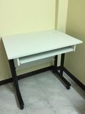 โต๊ะคอมพิวเตอร์ แบบมีล้อเลื่อน ขนาด 80 cm สีขาว รูปที่ 1