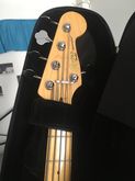 squier 5 string bass precision รูปที่ 2