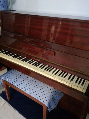 อื่นๆ เปียโนอัพไรท์ เปียนโน สวยและเสียงดี Belarus piano for sale