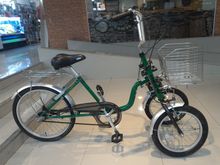 จักรยาน สามล้อ แบบสองล้อหน้า ระบบคันชักคันส่ง ปั่นสนุก ยี่ห้อ Trike รถคุณภาพดี จากญี่ปุ่น เฟรมเหล็ก สีเขียว มีเกียร์ดุม 3 สปีด ตะกร้าหน้า เป รูปที่ 2