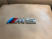 ของใหม่ LOGO BMW M5 เป็นโลหะสีเงินเงา E34 E39 E60 F10 โลโก้BMW รูปที่ 3