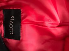 เสื้อคลุมผ้าไหมพรม สีแดง สภาพดี  brand Clovis จากประเทศเกาหลี รูปที่ 3