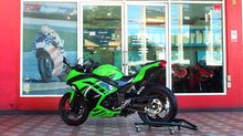 (ดาวน์29,000)Kawasaki Ninja300 ปี2014 สีเขียว วิ่ง7500km 119000.- รูปที่ 4