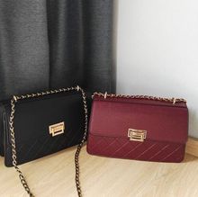 CHARLE KEITH QUILTED CHAIN SHOULD BAG รูปที่ 5