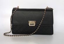 CHARLE KEITH QUILTED CHAIN SHOULD BAG รูปที่ 3