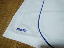 ส่งฟรี เสื้อกีฬา NIKE FIT DRY (อก 38")  คอวี ไซส์ XS สีขาว โลโก้ปักสีน้ำเงิน สภาพสวยใหม่มาก 
MADE IN THAILAND รูปที่ 8