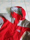 
The North Face Windbreaker Jacket
เสื้อผ้าร่มสีแดงเทา สีสด ปักอก มีสับในสวย รูปที่ 2