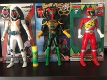 หุ่น mask rider และ Kyoryu Red รูปที่ 1