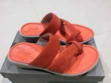 รองเท้า Clarks รองเท้าแตะสีส้มเข้ม หนังนูบัค ใหม่แท้ เบอร์37 ขนาด 4UK รูปที่ 1