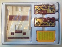 Famicom รุ่น AV รูปที่ 2