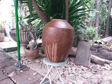 ไหโบราณ มาจากเมืองจีน ปั้มอักษรจีน  ความสูง19นิ้ว เก็บสะสมได้มา40ปี ใครสนใจ เชิญเป็นเจ้าของใหม่ได้ครับ รูปที่ 2