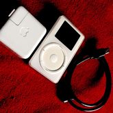 Vintage Apple iPod classic 2nd Generation White 10 GB พร้อมสาย FireWire และ Adapter Apple รูปที่ 1