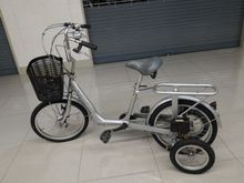 จักรยาน แม่บ้านมีล้อพ่วงข้าง สำหรับผู้ที่ปั่นไม่เป็นก็ปั่นได้ ปรับให้เอวโยกหรือไม่โยกก็ได้ ยี่ห้อ LAND WALKER เฟรมอลูสีบรอนด์ เกียร์ดุม 3 สป รูปที่ 4