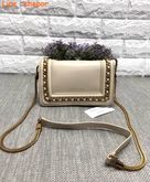 CHARLES AND KEITH CHAIN DETAIL CLUTCH BAG 2018 รูปที่ 6