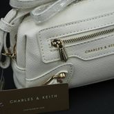 CHARLES  KEITH MINI SHOULDER BAG WITH ZIP กระเป๋าถือหรือสะพายรุ่นมินิทรงคลัช รูปที่ 9