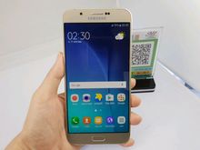 Samsung A8 สีทอง รูปที่ 1