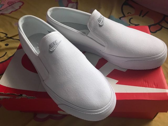 Nike slip on สีขาว size25.5cm - Kaidee