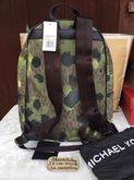 Michael Kors JetSet Camo Backpack รูปที่ 3