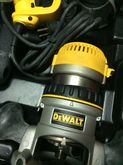 ขายเครื่องตีคิวเซาะล่องยี่ห้อ DEWALT DW616 DW618สภาพสวยมากพร้อมกล่องอุปกรณ์ครบตามรูป รูปที่ 3