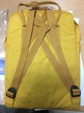 กระเป๋า Kanken Classic แท้ สีเหลืองสดใส WarmYellow รูปที่ 4