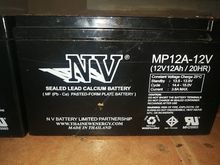 แบตเตอรี่แห้ง NV 12V 12AH 20 H เก็บไฟอยู่ราคาถูกๆครับ รูปที่ 1