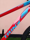 จักรยานเสือภูเขาTRINXรุ่นm136eสีแดงฟ้ารถสวยดีไซสปอร์ท รูปที่ 6