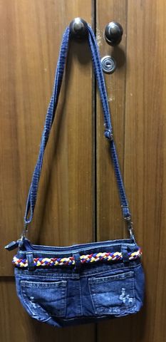 กระเป๋าสะพาย ผ้ายีนต์