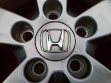 แม็ก Honda HRV  17-5-114.3 สภาพสวยเดิม ไม่คดไม่ดุ้ง ไม่มีการซ่อมใดๆ มีรอยจากการใช้งานบ้างเล็กน้อย ขอบหนาๆ นอก-ใน ตอกหลัง อยู่ครบ รูปที่ 9