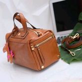 KEEP  leather Pillow bag  with zip รูปที่ 4