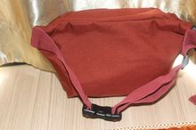 กระเป๋าคาดเอว Herschel Seventeen Hip Pack​ มือสอง​ แท้​💯​ สีน้ำตาล​แดง(wine tasting Crosshatch)  สภาพ​ดี รูปที่ 4