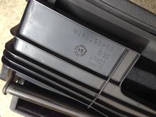 ลิ้นชักคนนั่งซ้ายสภาพดี แผงใต้คอพวงมาลัย ตรงรุ่น Audi A80 และ จอสมองแอร์รุ่นมือบิด โช้คฝากระโปรงท้าย เป็นอะไหล่จากรถ A80 รถนอกแท้ รูปที่ 3