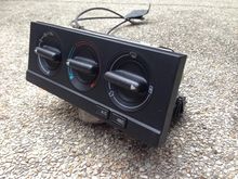 ลิ้นชักคนนั่งซ้ายสภาพดี แผงใต้คอพวงมาลัย ตรงรุ่น Audi A80 และ จอสมองแอร์รุ่นมือบิด โช้คฝากระโปรงท้าย เป็นอะไหล่จากรถ A80 รถนอกแท้ รูปที่ 6