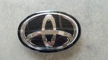 Logo Toyota กระจกสีดำ สภาพสวย ขาหัก 1 ใช้งานได้ รูปที่ 3