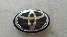 Logo Toyota กระจกสีดำ สภาพสวย ขาหัก 1 ใช้งานได้ รูปที่ 1