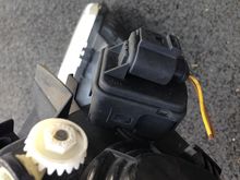 ไฟหน้า Audi A3 8L ปี 2000 ไมเนอร์เชนท์ 1คู่ เลนส์ แบบกระจก สภาพสวยจากนอก และ ขายึดไฟหน้าตรงรุ่น A3 8L ครบคู่  รูปที่ 7