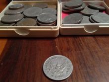 เหรียญ  ร.9 นั่งบัลลังค์  และเหรียญบาท ครุฑ ปี 2517 (ขายคู่) รูปที่ 4