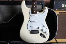 สุดหล่อ มาตรฐาน Strat Fender American standard Vintage White 2002 รูปที่ 1