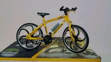โมเดลจักรยาน คันสีเหลือง  รูปที่ 3