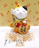 แมวกวักสวมชุดกิโมโนสีเหลือง ถือป้ายทอง นำเข้าจากญี่ปุ่น รูปที่ 2