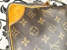 กระเป๋า Louis Vuitton Crossbody  รูปที่ 6