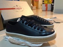 รองเท้า Prada สีน้ำเงินเข้ม ไซส์ EU40 Made in Italy มือหนึ่ง รูปที่ 2