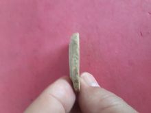 พระสมเด็จบางขุนพรหม กรุเจดีย์เล็ก พิมพ์พระนอนไสยาสน์ เนื้อผงพุทธคุณ มวลสารครบ จัด ละเอียด หลังเรียบ รูปทรงสวย งดงาม ขอบไม่คม แห้ง เหี่ยว ยุบ รูปที่ 2